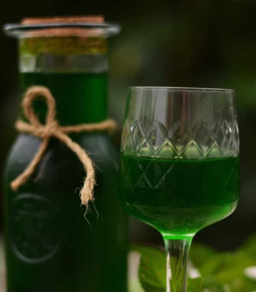 Recette facile de sirop de menthe au Thermomix : Un incontournable pour vos boissons estivales