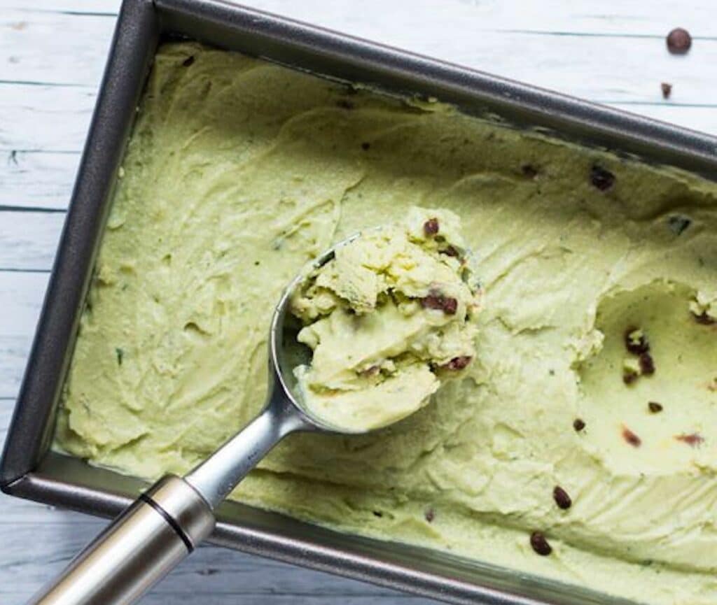 Glace à l'avocat et au chocolat