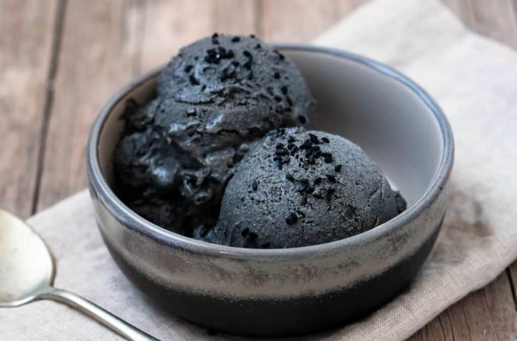 Glace de Vanille et Sésame Noir allégée