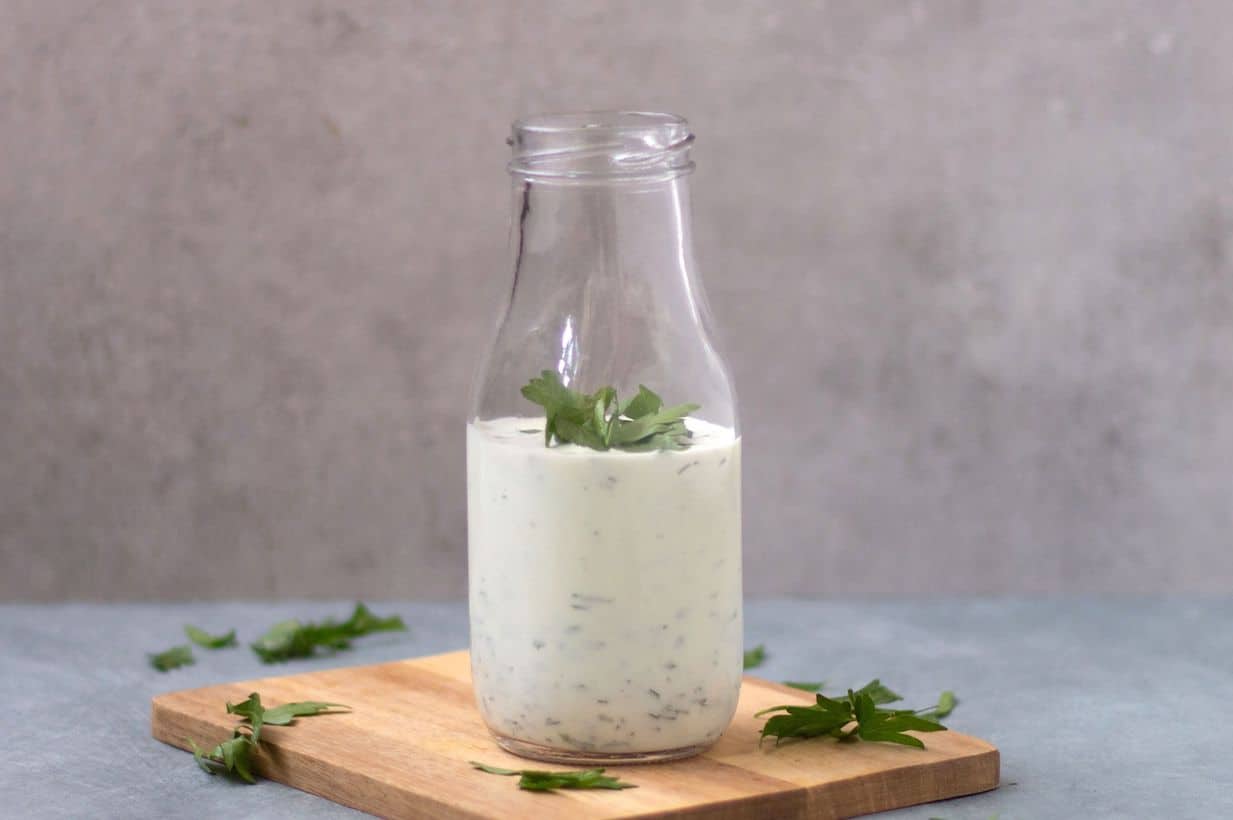 Sauce au yaourt aux fines herbes allégée