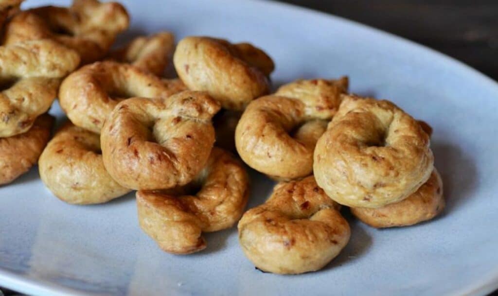 Taralli à l’oignon et raisins secs au thermomix