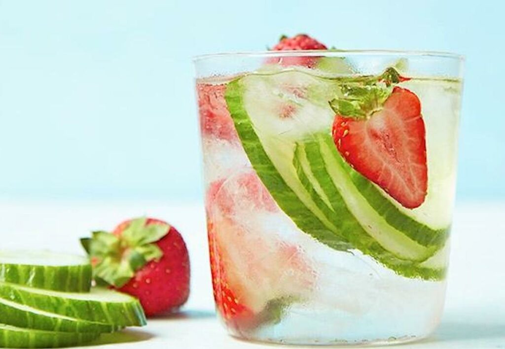 Eau Detox à la Fraise Léger