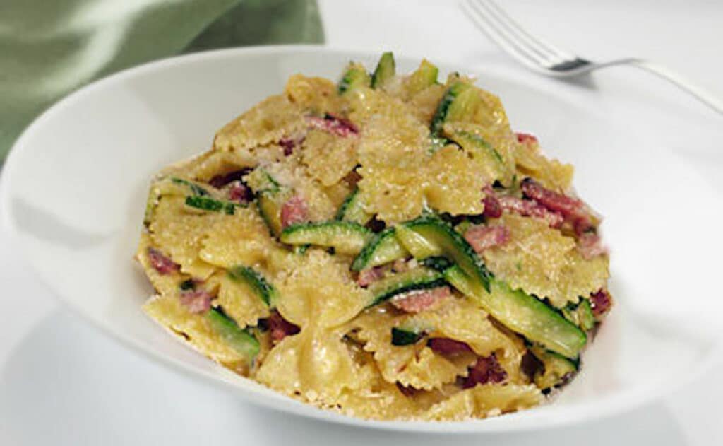 Farfalles légères aux Courgettes et Jambon