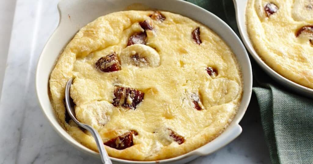 Clafoutis aux Bananes et Dattes Léger