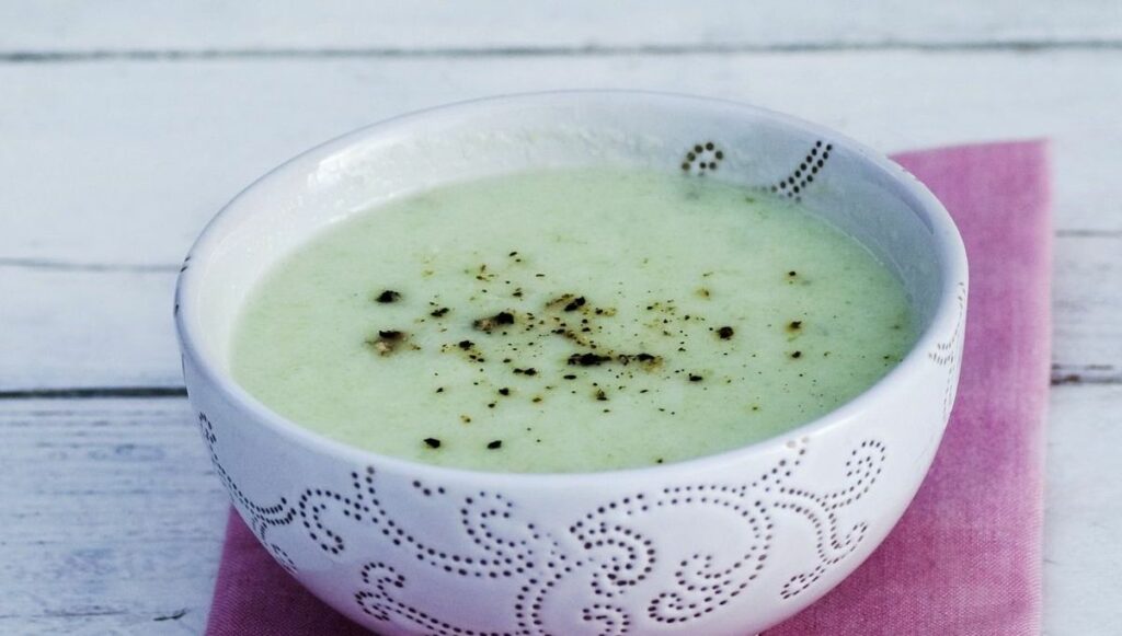 Soupe froide de Concombre au Poivre Légère