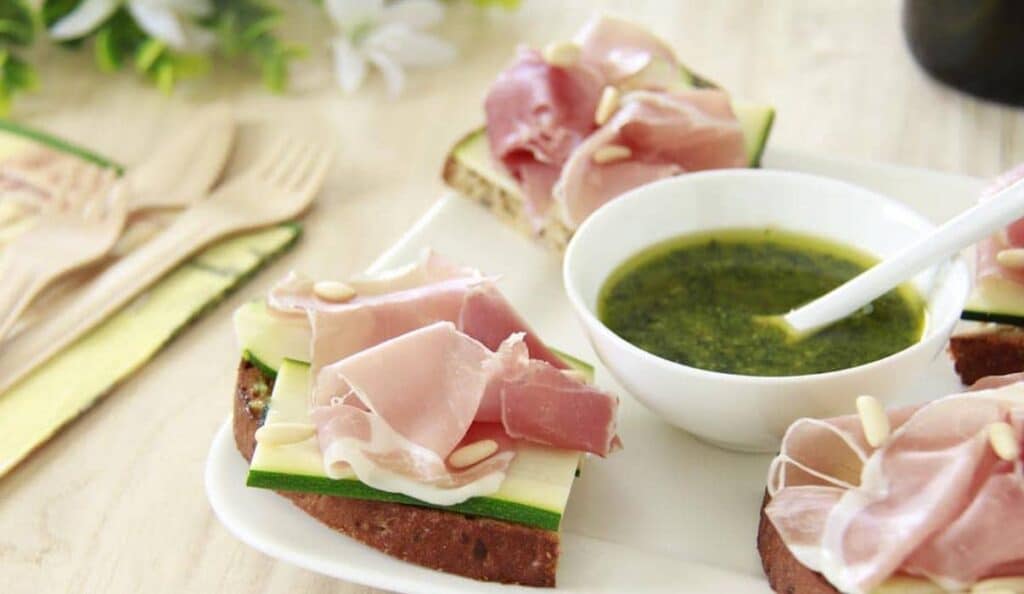 Toasts au Jambon Courgettes et Pesto au Thermomix