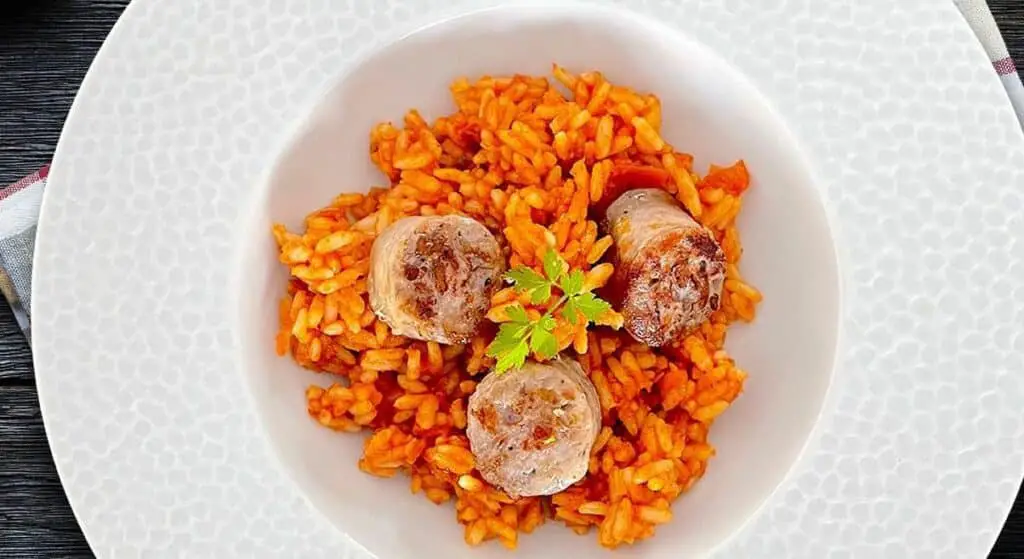 Riz à la tomate et aux saucisses au Thermomix