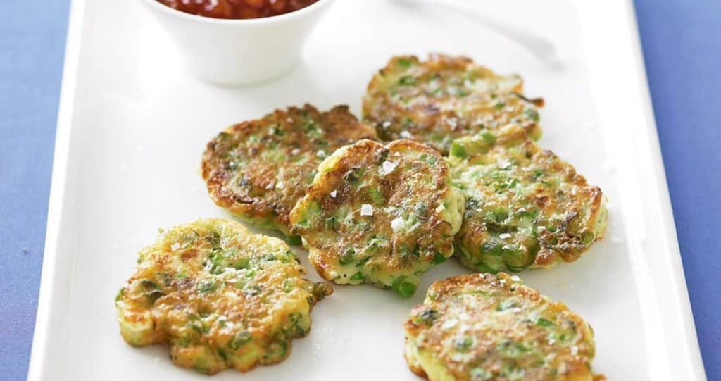 Beignets de Petits Pois Feta et Parmesan