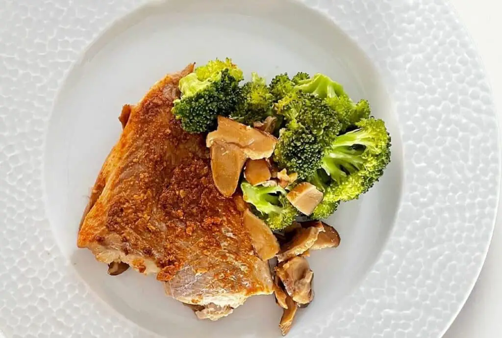 Filets de lieu glacé à la coréenne avec brocoli au Thermomix