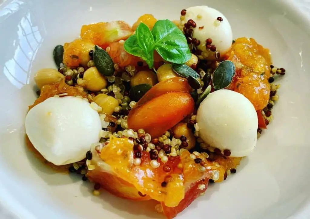 Salade de quinoa tomates pois chiches et mozza au Thermomix