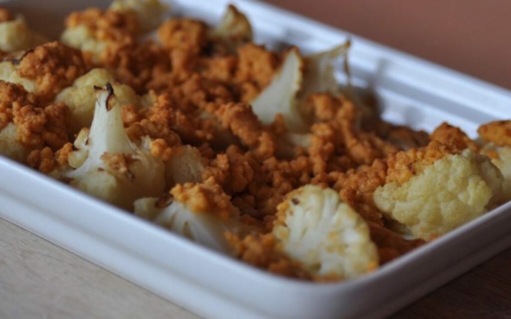 Chou-fleur avec crumble aux tomates au Thermomix