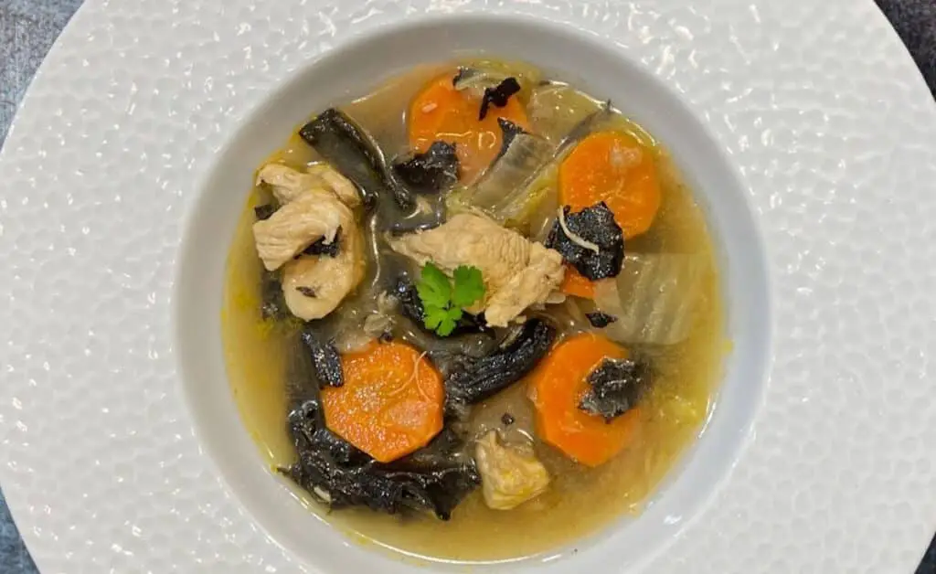 Soupe de poulet aux champignons noirs au Thermomix