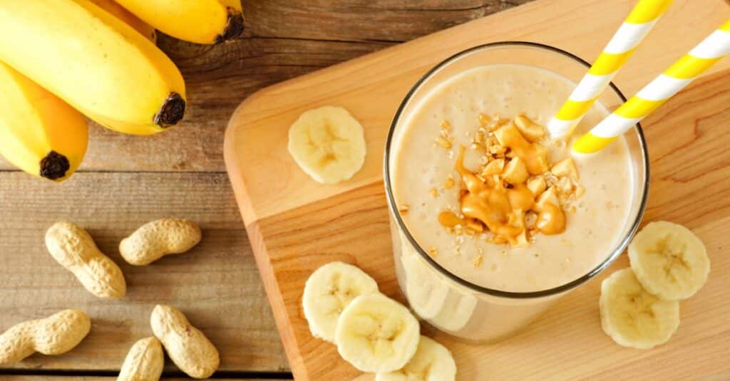 Smoothie à la banane et aux cacahuètes