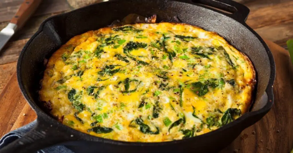 Frittata aux épinards et tomates séchées : Moelleuse et savoureuse !