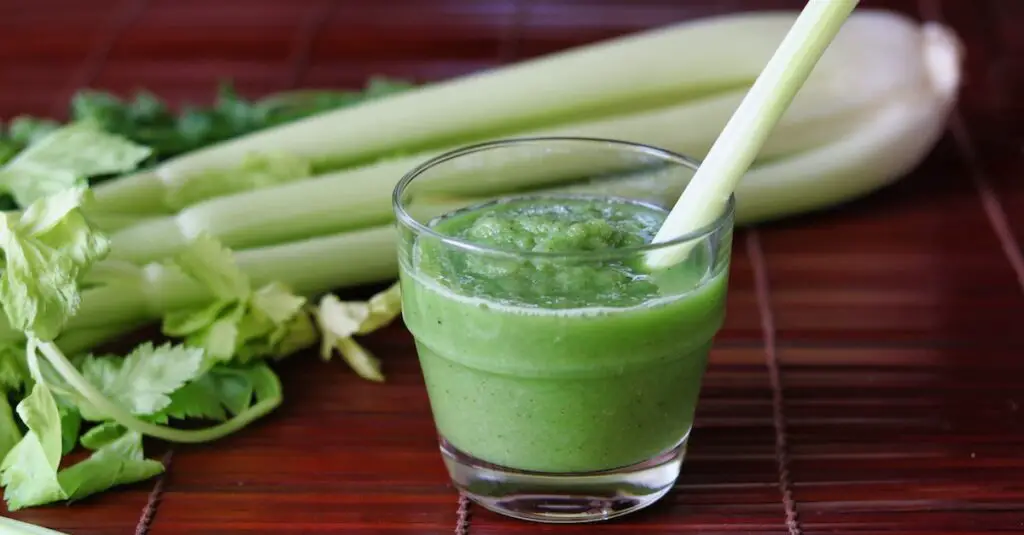 Jus de céleri au citron : Rafraîchissant et revitalisant !