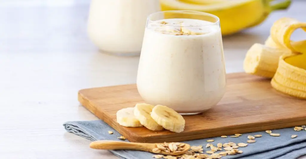 Milkshake à la banane et son d'avoine : Onctueux, Sain et Nourrissant !