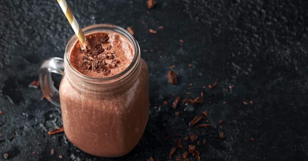 Smoothie au Nutella et à la cannelle : Pour un délicieux moment de gourmandise !