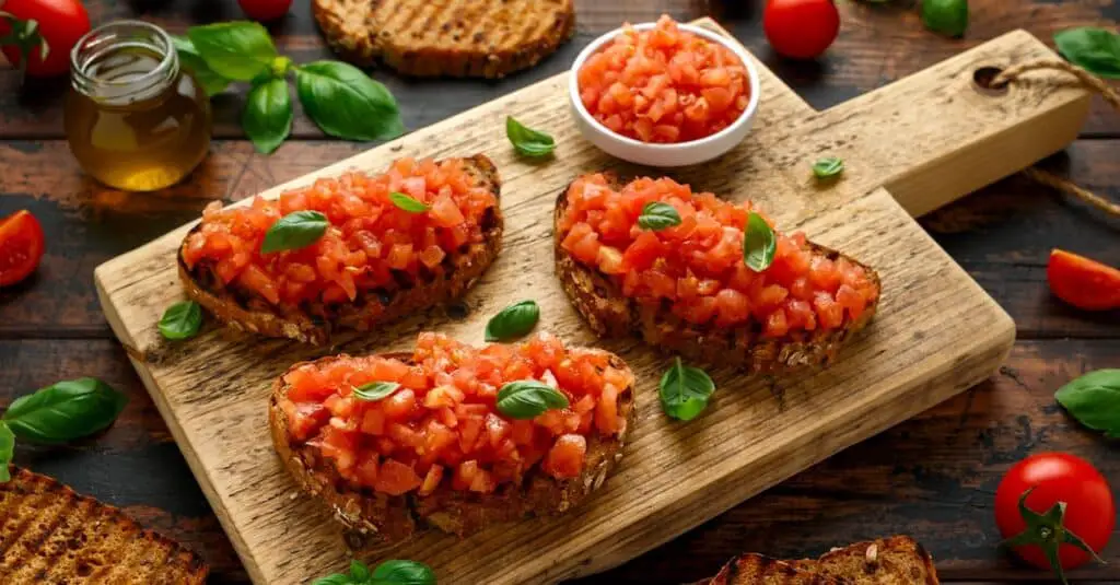 Bruschetta tomate et basilic : la fraîcheur de l'Italie en une bouchée