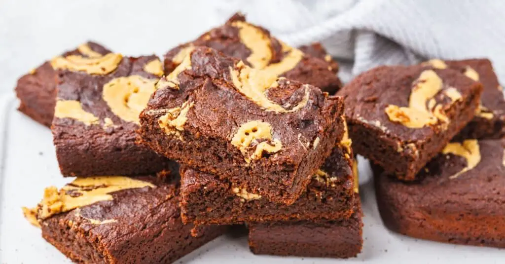 Délicieux brownie végétalien au beurre de cacahuète - Une gourmandise sans produits laitiers