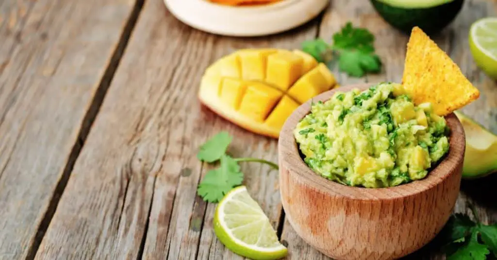 Guacamole à la mangue : Exotique et délicieux à souhait