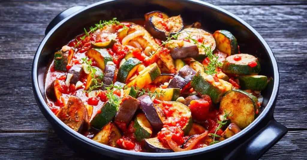 La recette de la Ratatouille Traditionnelle : Un Festival de Saveurs Méditerranéennes