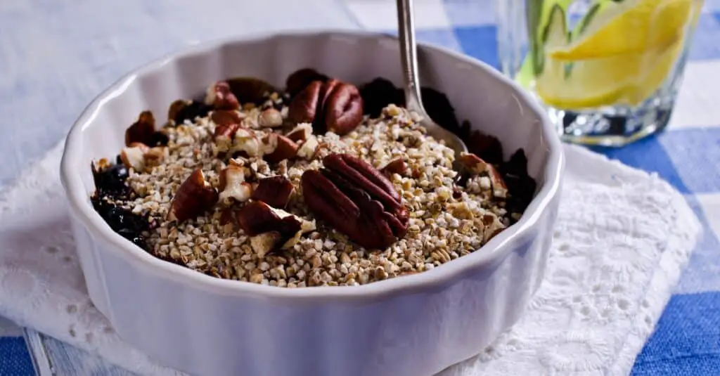 Crumble aux Fruits Noirs et Noix de Pécan au Thermomix : Un Festival de Saveurs et de Croquant