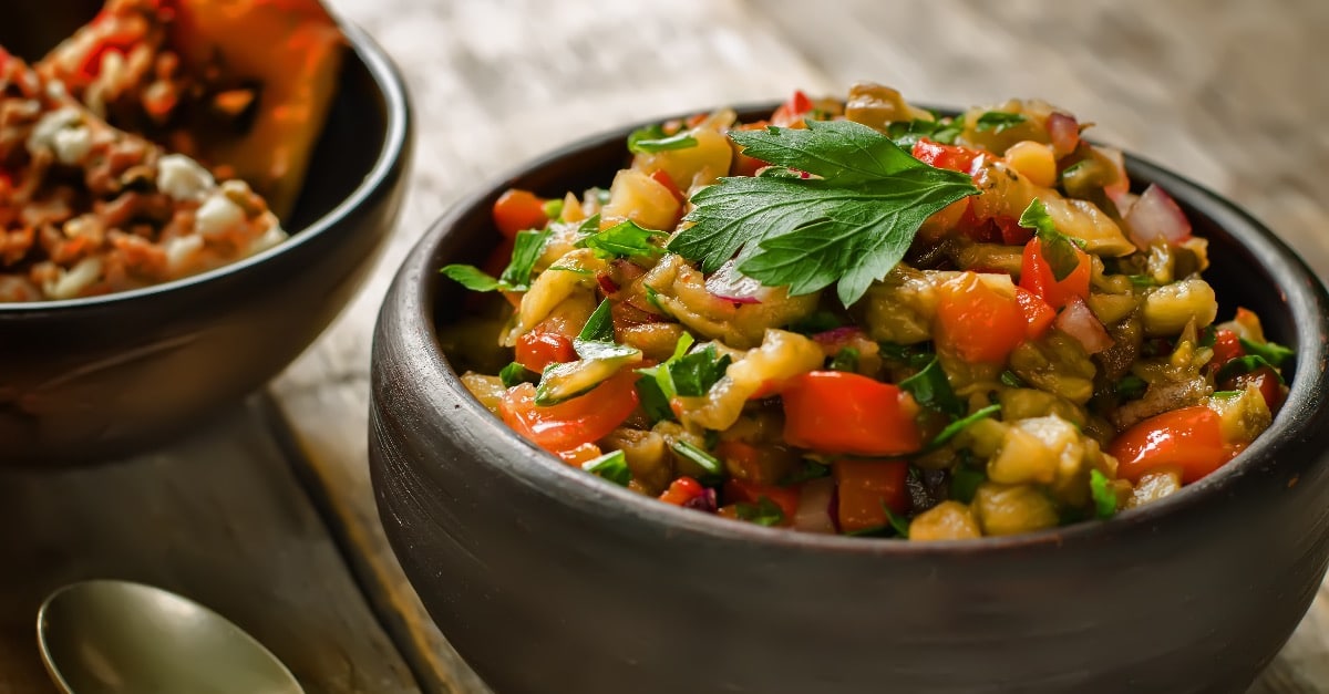 Salade d'Aubergines et Poivrons Grillées : Fraîcheur Estivale