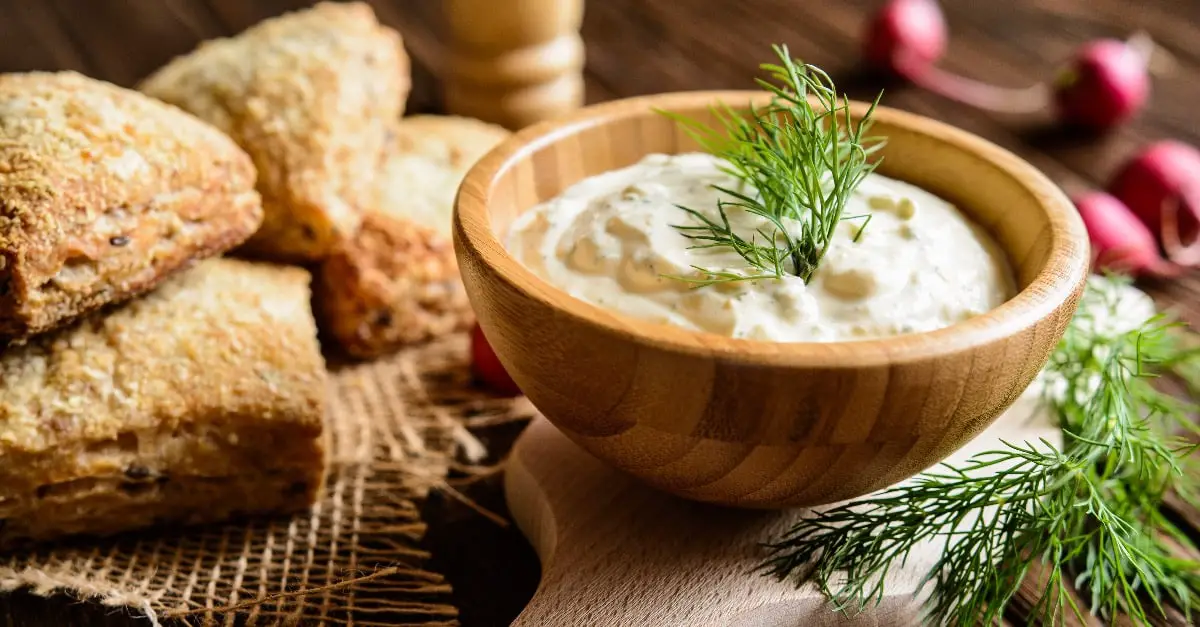 Tartinade aux Œufs Oignons Moutarde et Aneth au Thermomix : Crémeuse, Savoureuse, Parfaite pour les Apéros !