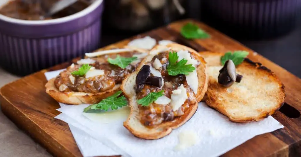 Bruschettas aux Champignons et Parmesan au Thermomix : Pour Un Apéritif Gourmand