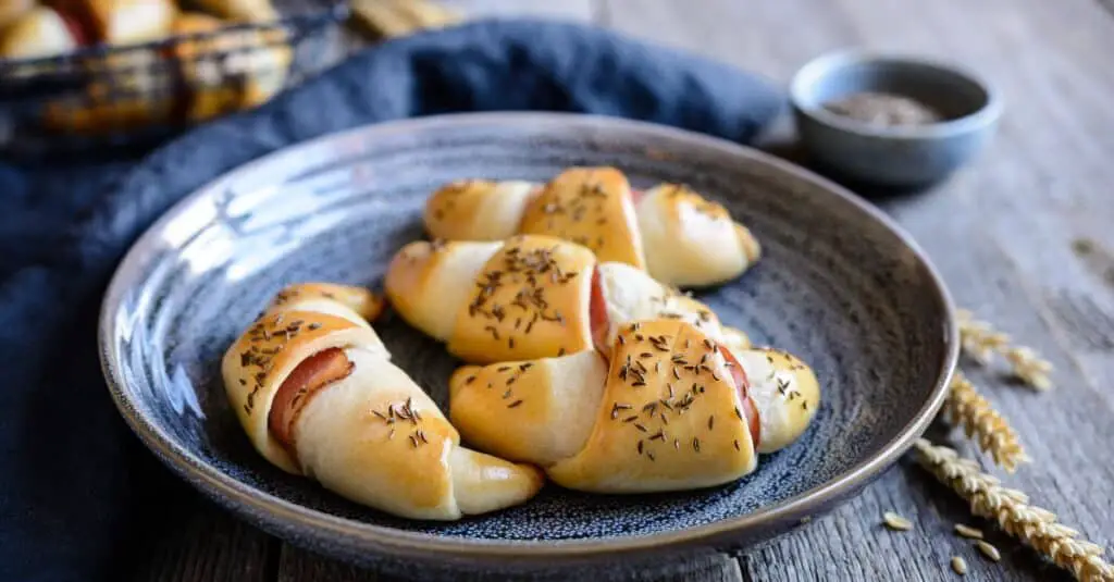 Croissants au Jambon et Fromage : Une Explosion de Saveurs