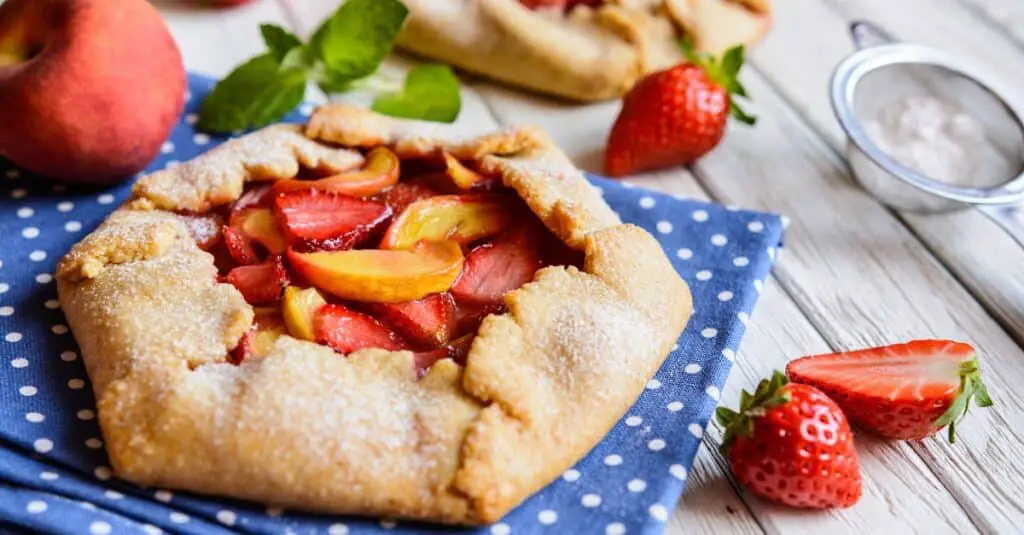 Galette Française aux Fraises et Pêches au Thermomix : Un Délice Fruité