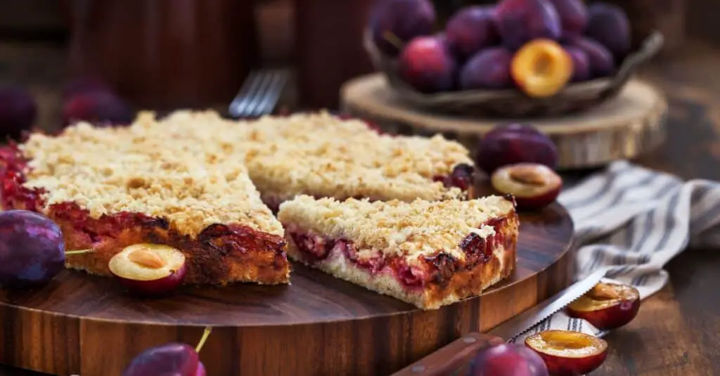 Gâteau Crumble aux Prunes au Thermomix : Un Délice Fruité pour 6 Gourmands