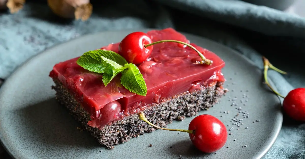 Gâteau Pavot et Crème Anglaise aux Cerises au Thermomix : Un Dessert Majestueux 