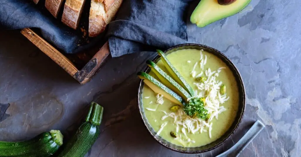 Soupe Crémeuse d'Avocat aux Courgettes au Thermomix : Un Vrai Délice