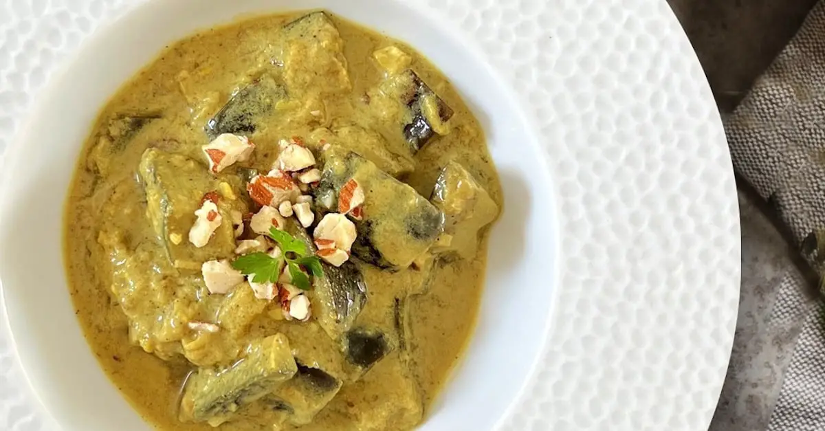 Aubergine sauce noix de coco-noisettes avec du riz au Thermomix : Un Festin Exotique