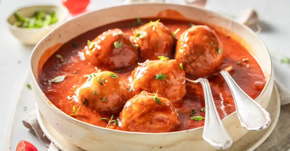 Boulettes de Viande Herbes Fraîches et Tomates au Thermomix : Un Festin Méditerranéen