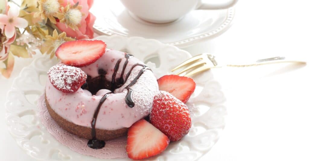 Donuts Chocolat Glaçage Fraise au Thermomix : Douceurs Artisanales à la Maison