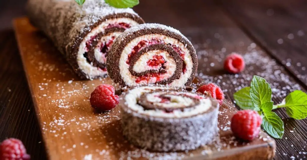 Gâteau Roulé au Chocolat Crème Coco-Framboise au Thermomix : Un Vrai Délice