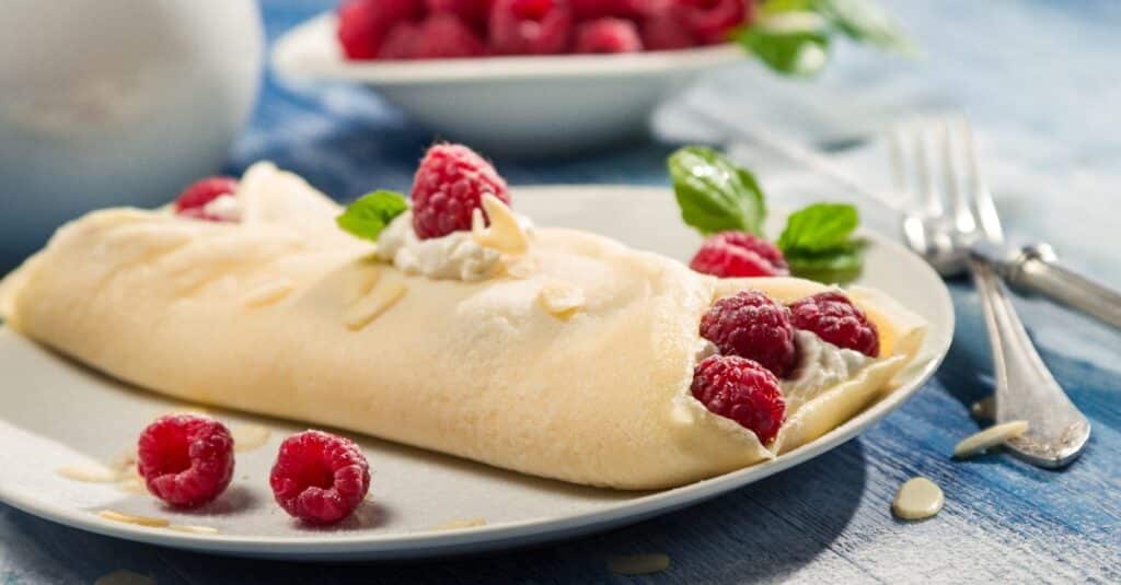 Crêpes à la Crème Fouettée et Framboises au Thermomix : Simple et Irrésistible