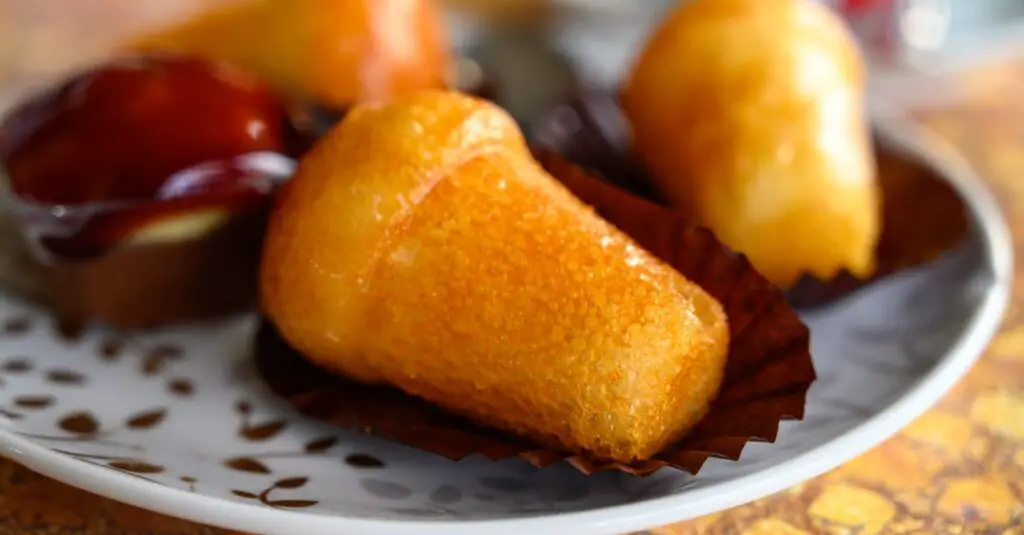 Succulents Baba au Rhum au Thermomix : Une Valse Sucrée de Saveurs