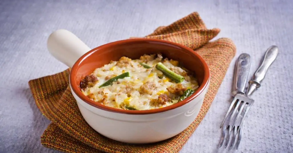 Gratin de Riz Haricots Verts et Viande Hachée : Un Plat Délicieux et Sain