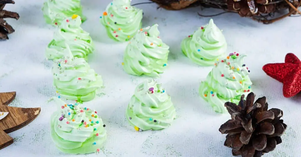 Meringue Thé Vert Matcha de Noël au Thermomix : Délicatesse en Forme de Sapin