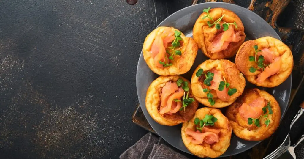 Mini Yorkshire Pudding Garni de Saumon au Thermomix : Recette Savoureuse