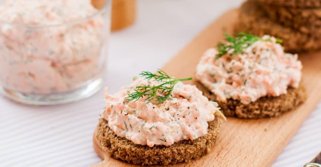 Rillette de Saumon Fumé au Thermomix : Élégance Gourmande en Chaque Bouchée