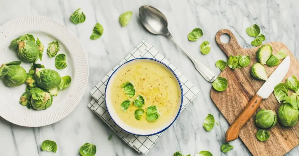 Soupe Crémeuse de Choux de Bruxelles au Thermomix : Réconfortante et Facile 