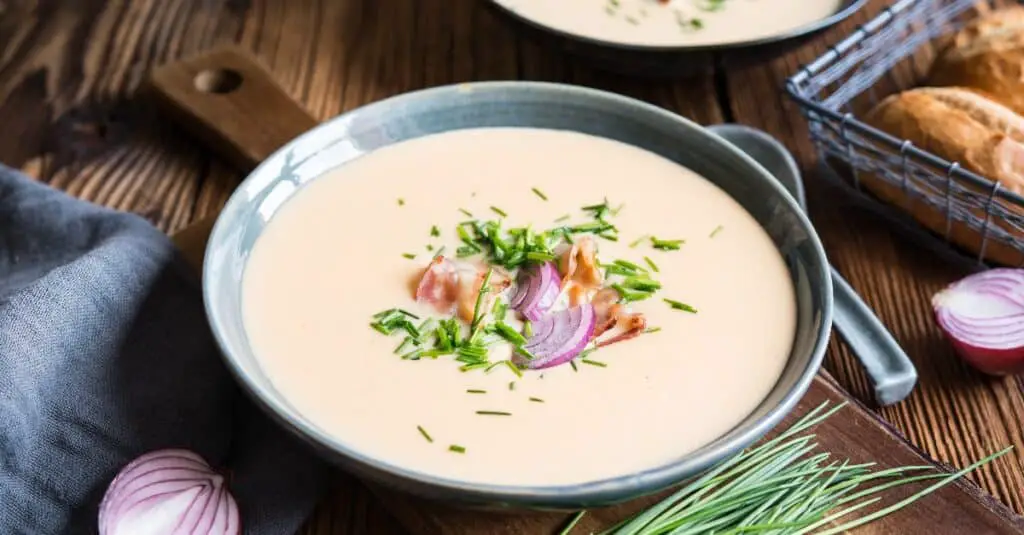 Soupe Slovaque au Fromage de Brebis au Thermomix : Une Évasion Gourmande vers les Saveurs de l'Est