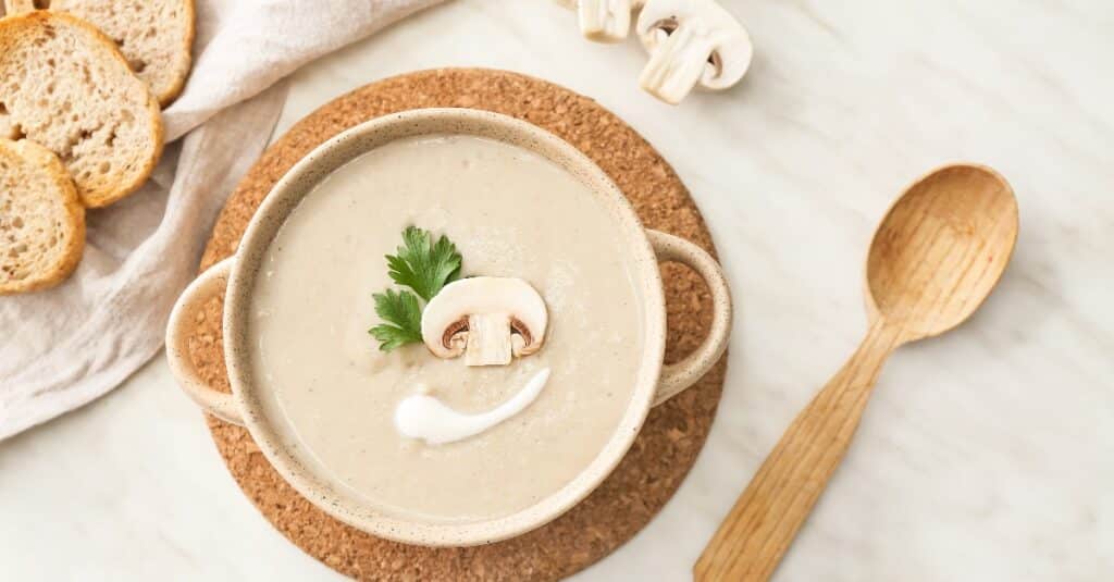 Soupe aux Champignons au Thermomix : Un Festin Réconfortant pour Toutes les Saisons