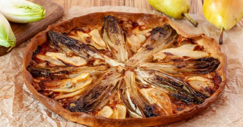 Tarte Élégante Chicorée et Poire au Thermomix : Recette Raffinée