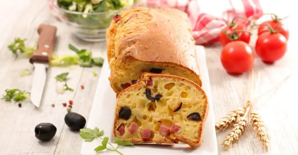 Cake Jambon et Olives Noires du Thermomix : Saveurs Fusionnées