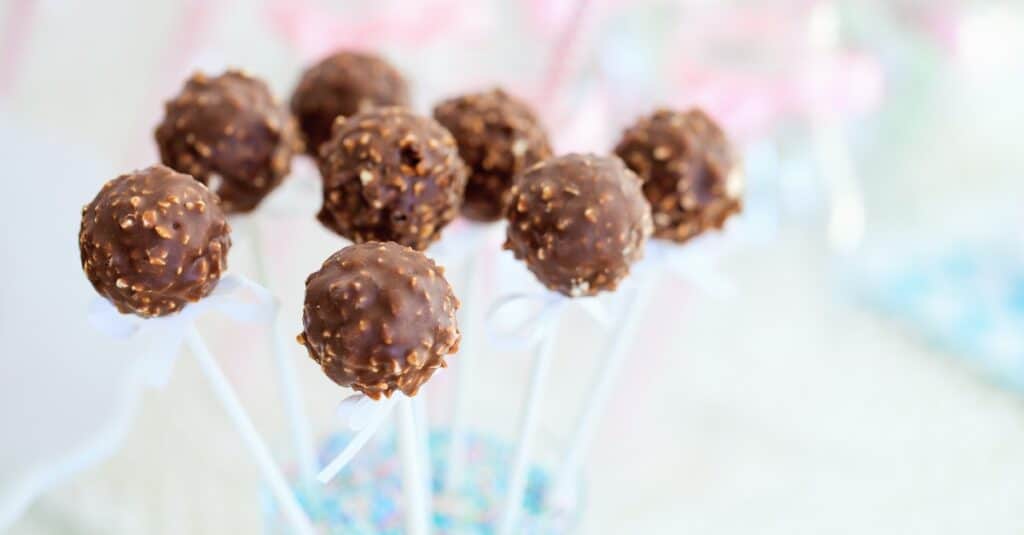 Cake-Pops Chocolat au Lait et Noisettes au Thermomix : Parfaites pour les goûters ou les fêtes